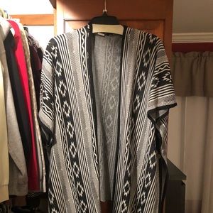 Love Culture sweater poncho OS